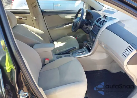 2013 Toyota Corolla Le z USA, uszkodzony, nr VIN 5YFBU4EE2DP110861